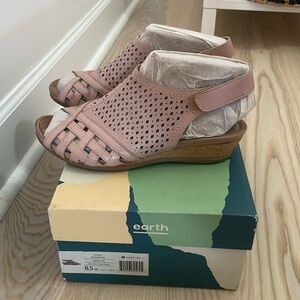 Earth Women's Sandals 8.5 M EUC
